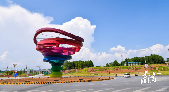 高速出口新貌。曾亮超 攝