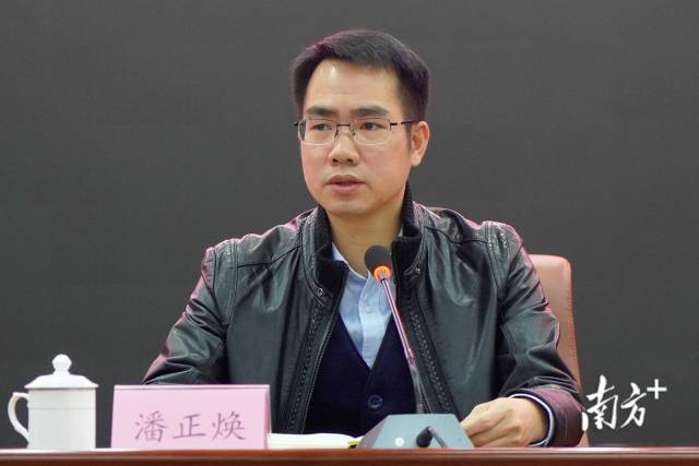 連州市委書記潘正煥提出，要始終切實(shí)把疫情防控當(dāng)作重點(diǎn)工作來抓，嚴(yán)防輸入性風(fēng)險(xiǎn)。張曉欣 攝