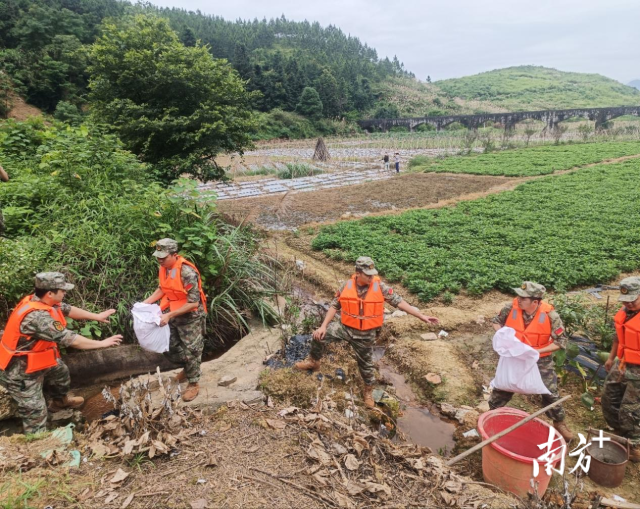 演結(jié)現(xiàn)場(chǎng)。