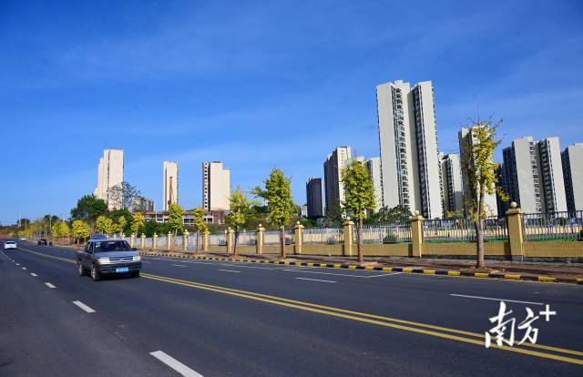 岡溪路。黃津 攝