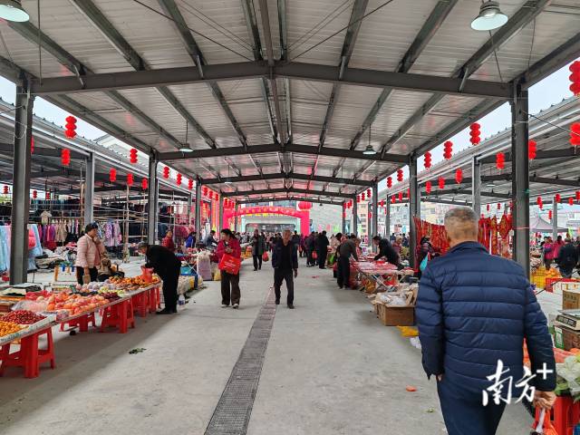 新建的東陂綜合市場。